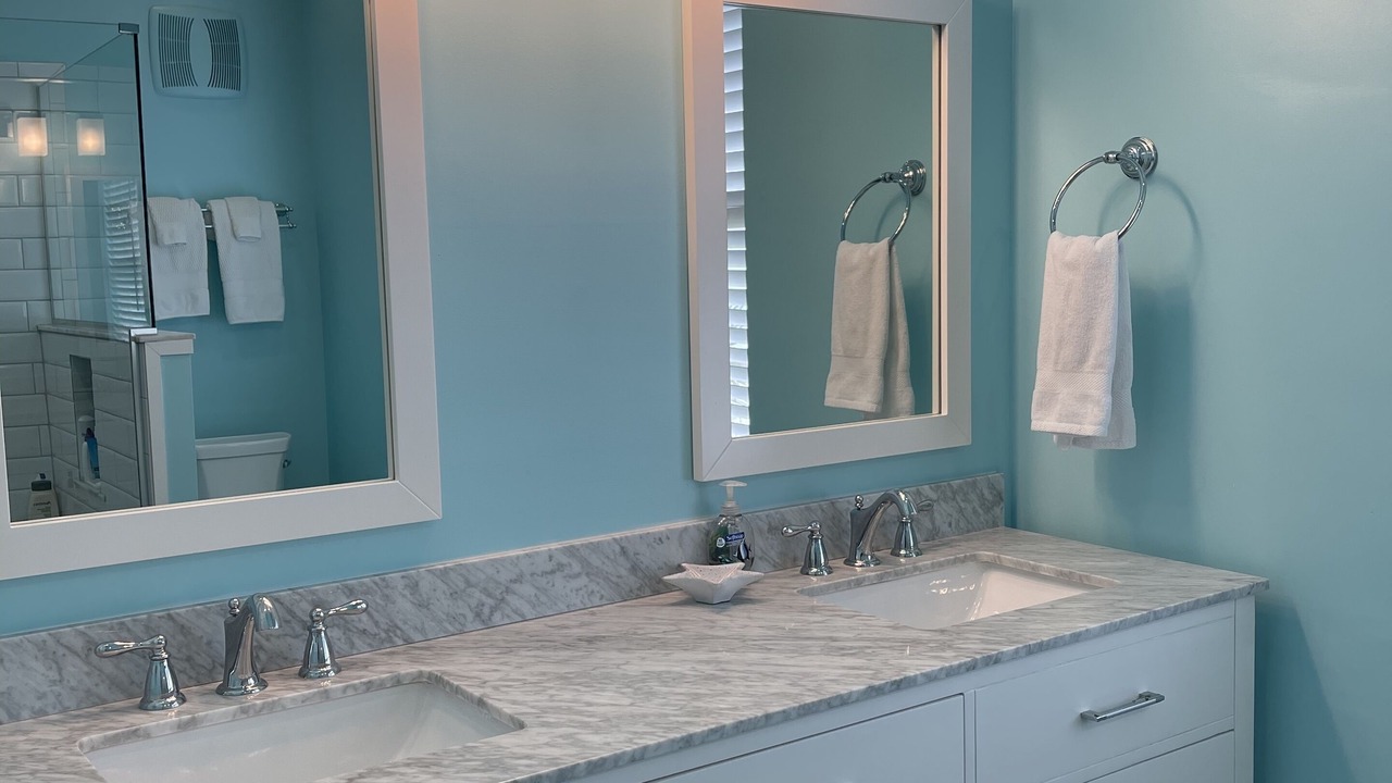 Photo of Bathroom in Golden Beach