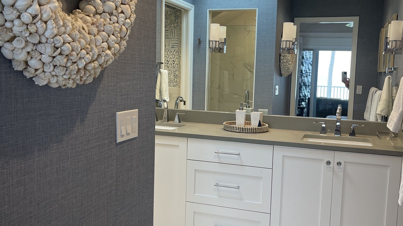 Photo of Bathroom in Golden Beach