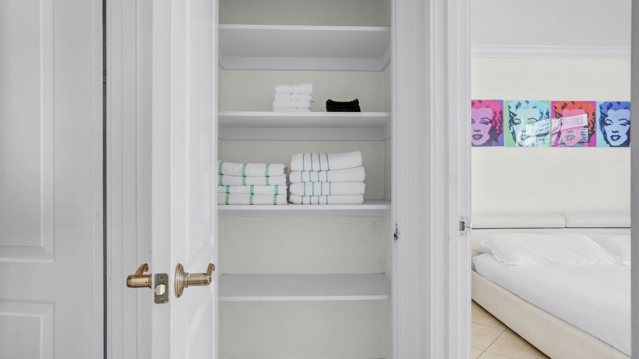 Photo of Bedroom in Hollywood South Central Beach