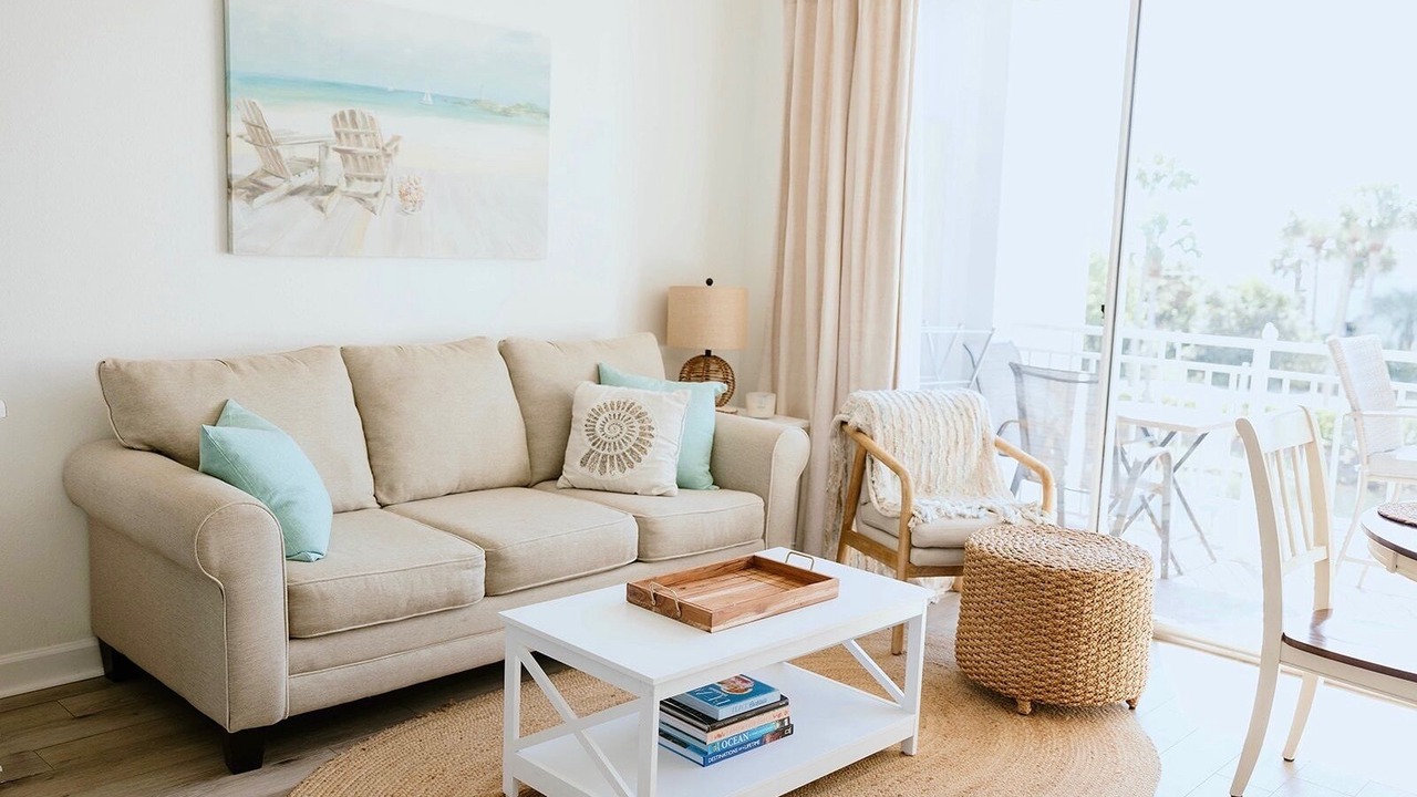 Photo of Livingroom in Gulf Place