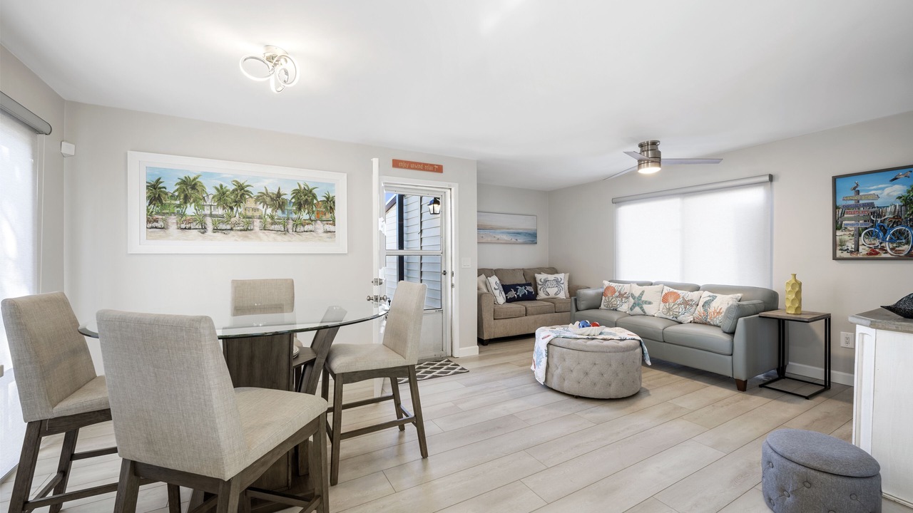 Photo of Livingroom in Englewood