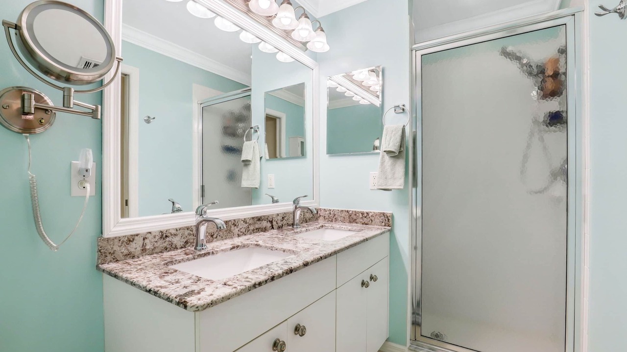 Photo of Bathroom in Naples