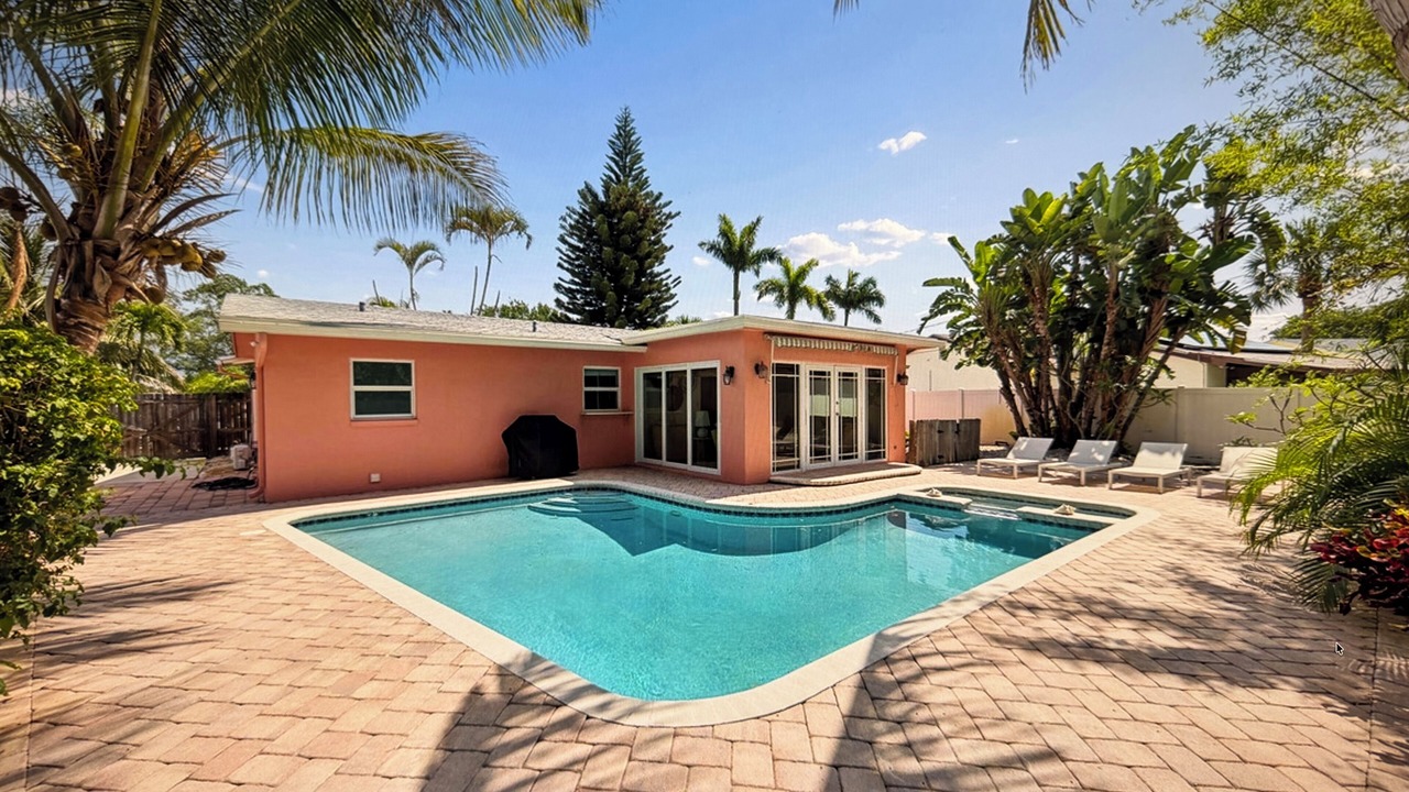 Photo of Outdoor in Tropic Palms