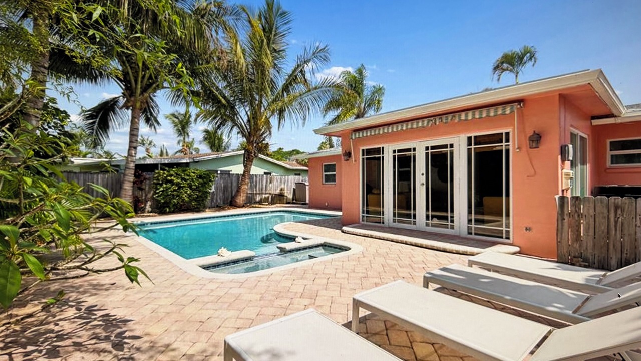 Photo of Outdoor in Tropic Palms