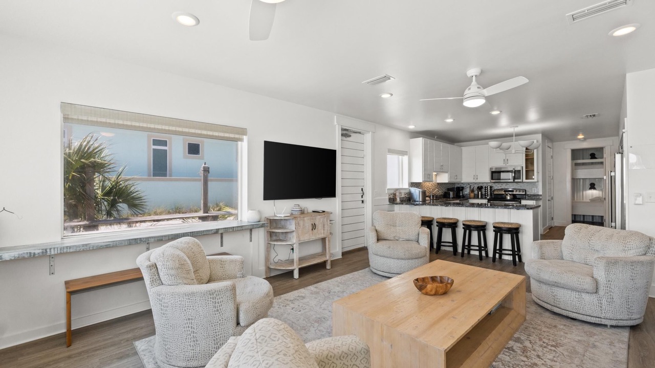Photo of Livingroom in Bahama Beach