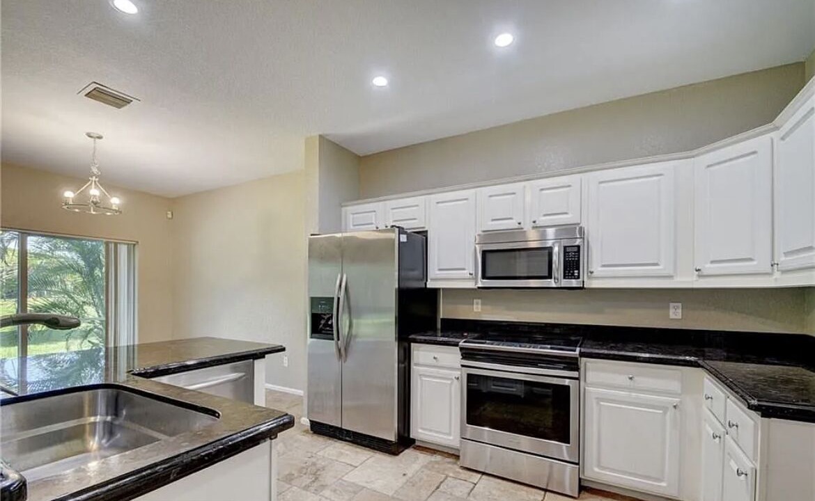 Photo of Kitchen in Lake Worth Corridor