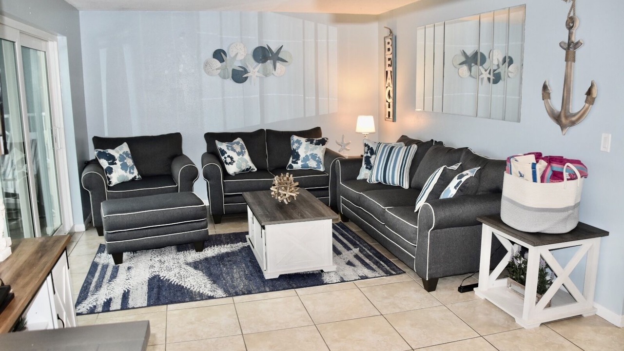 Photo of Livingroom in Madeira Beach