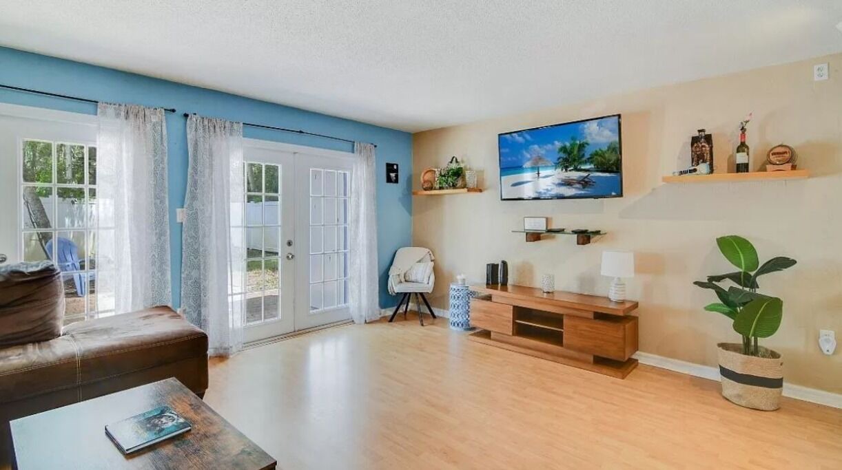 Photo of Livingroom in New Smyrna Beach