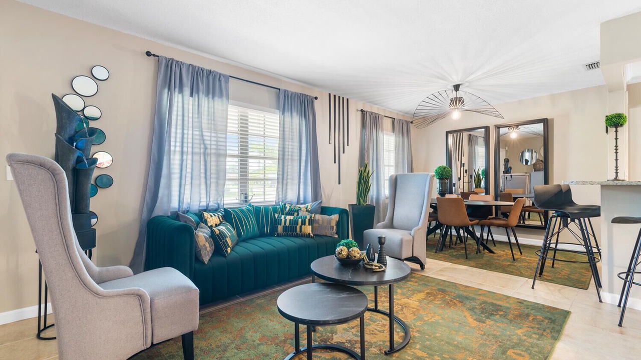 Photo of Livingroom in Tropic Palms