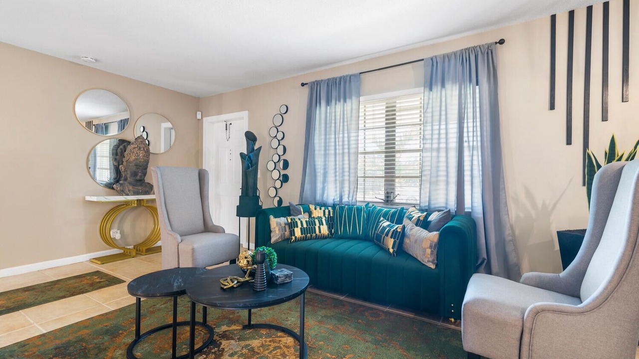 Photo of Livingroom in Tropic Palms