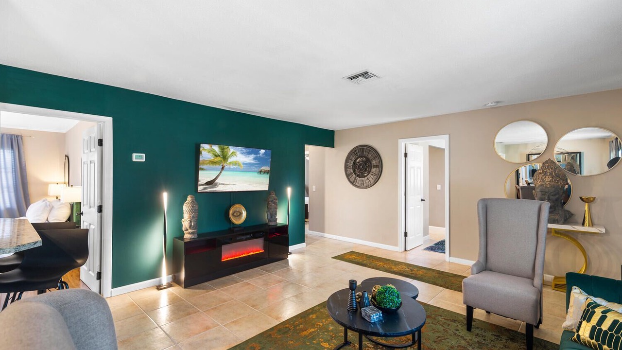 Photo of Livingroom in Tropic Palms