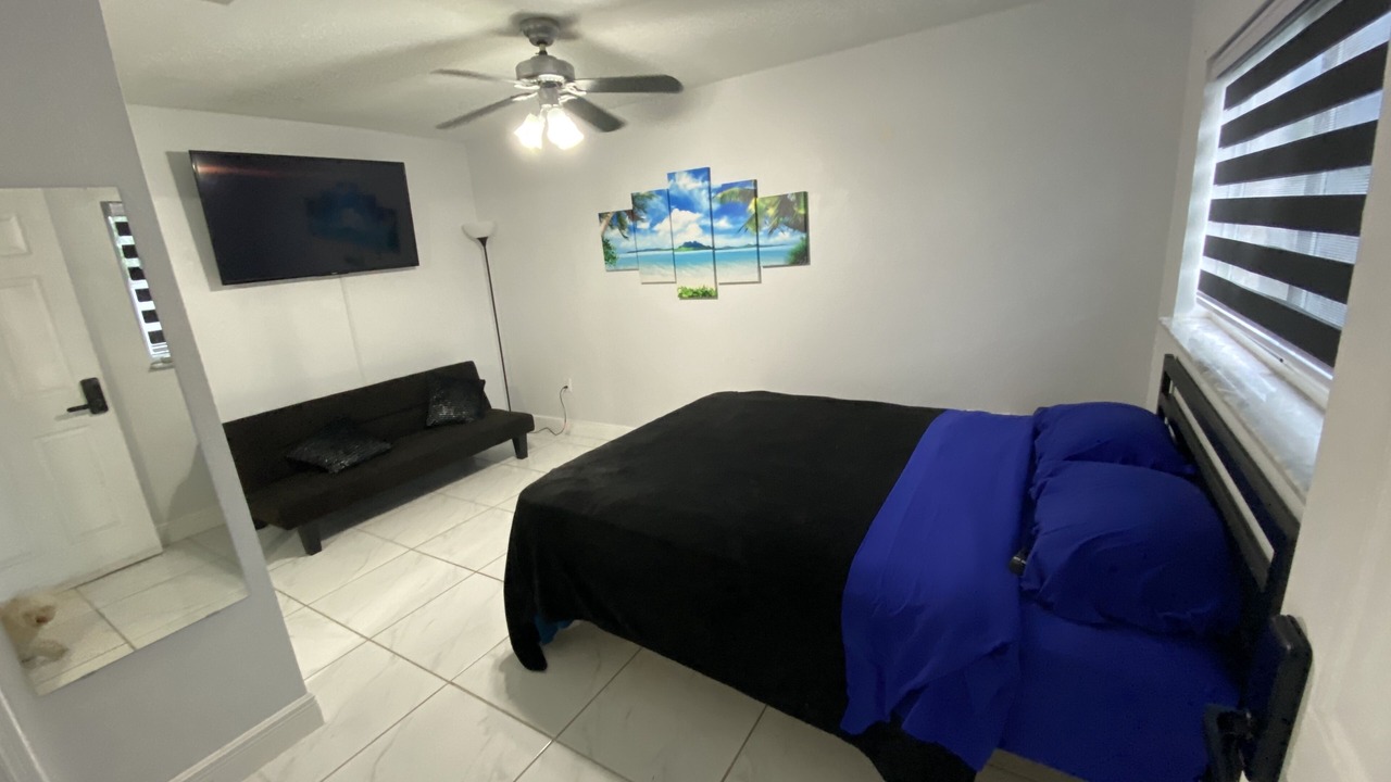 Photo of Bedroom in Carol City