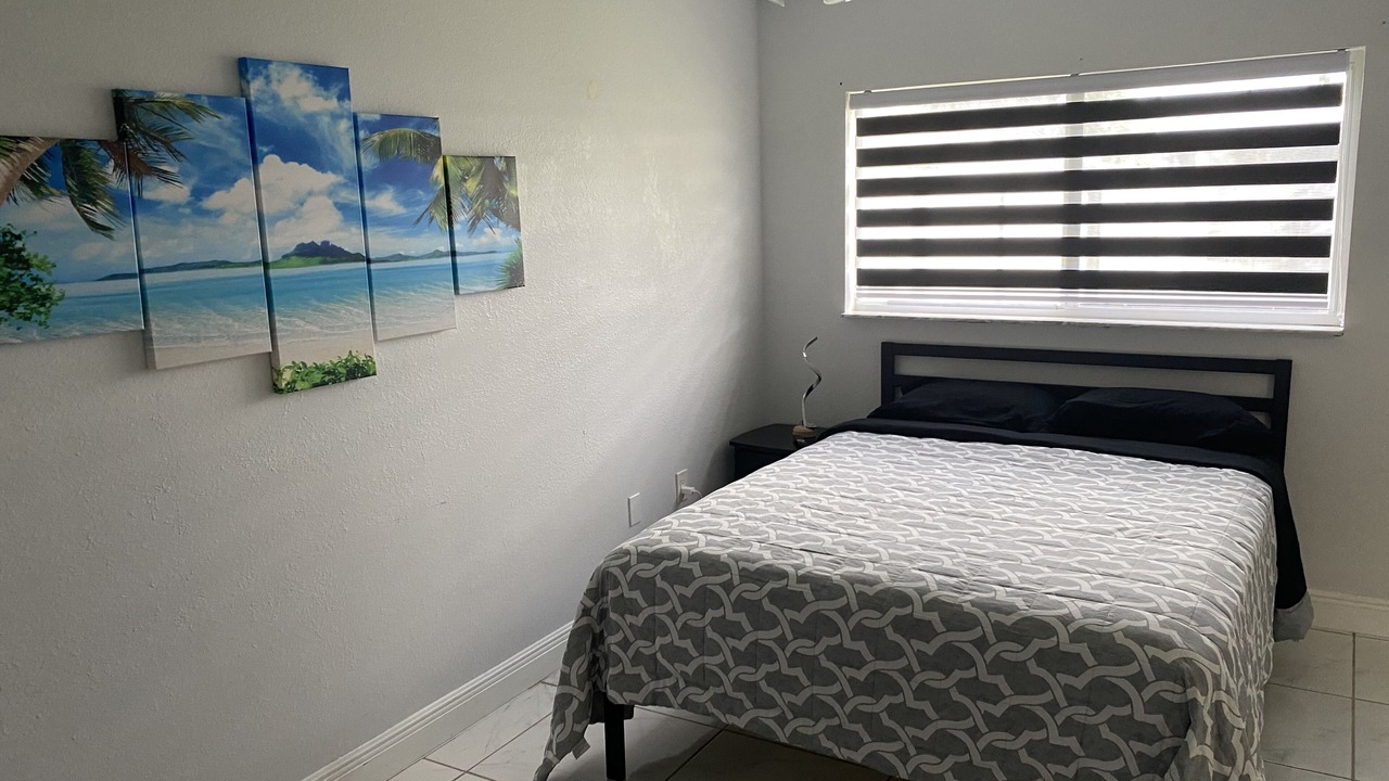 Photo of Bedroom in Carol City