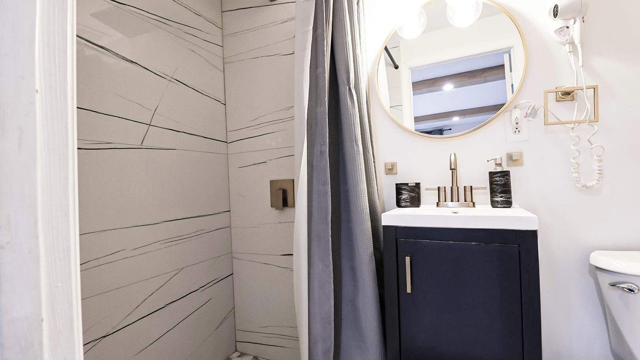 Photo of Bathroom in Buena Ventura Lakes