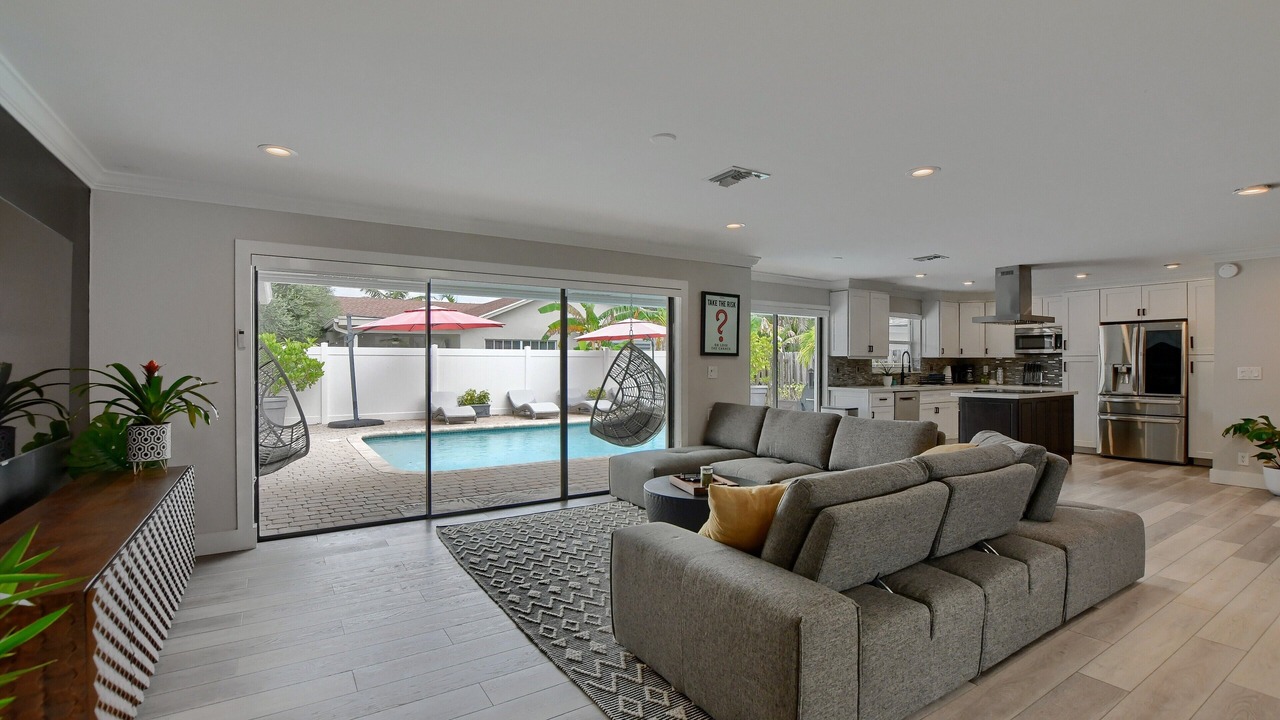 Photo of Livingroom in Deerfield Beach