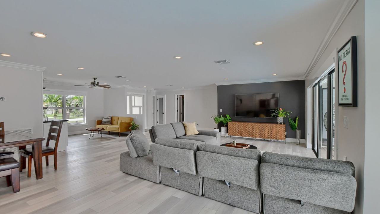 Photo of Livingroom in Deerfield Beach