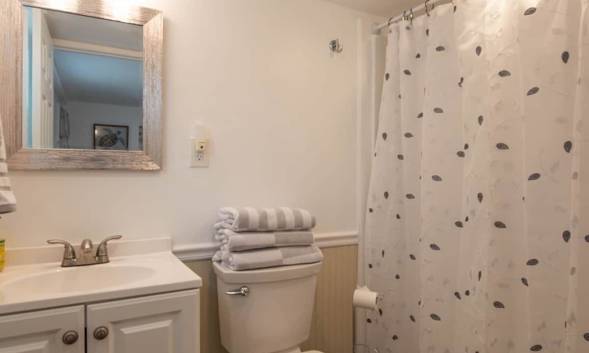 Photo of Bathroom in Sugarloaf Key