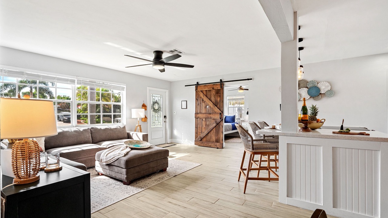 Photo of Livingroom in Deerfield Beach