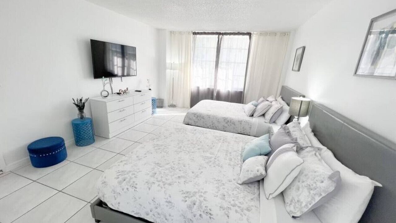 Photo of Bedroom in Hollywood South Central Beach