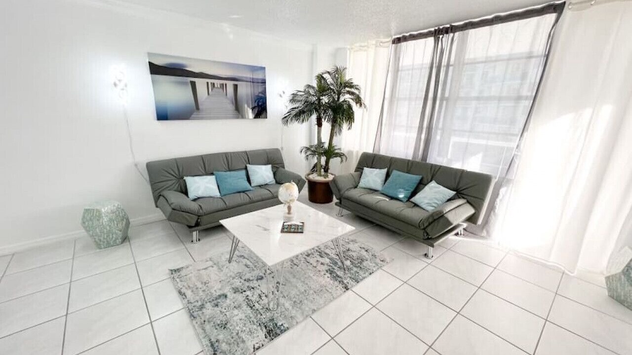 Photo of Livingroom in Hollywood South Central Beach