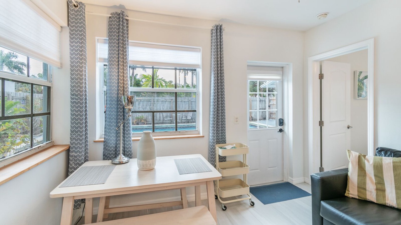 Photo of Livingroom in Wilton Manors