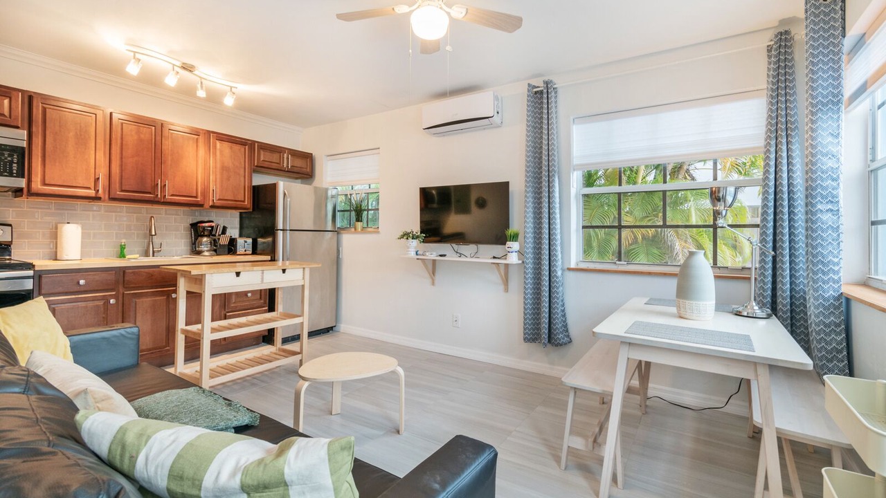 Photo of Livingroom in Wilton Manors