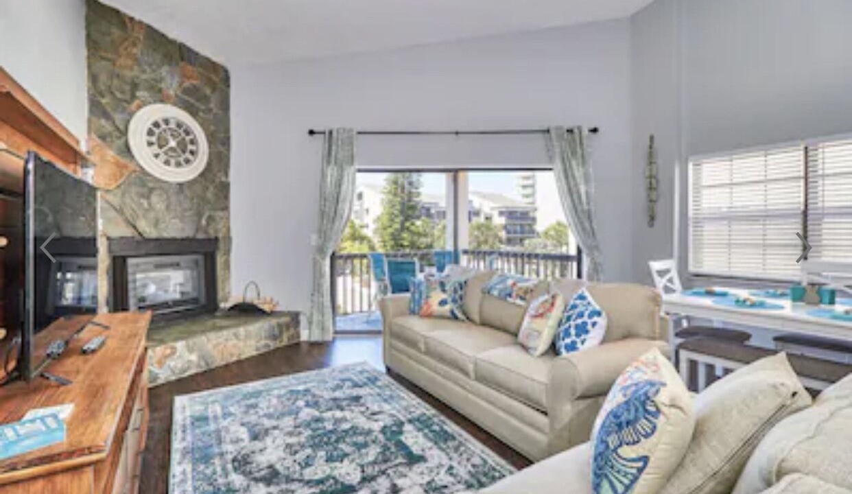 Photo of Livingroom in Indian Shores
