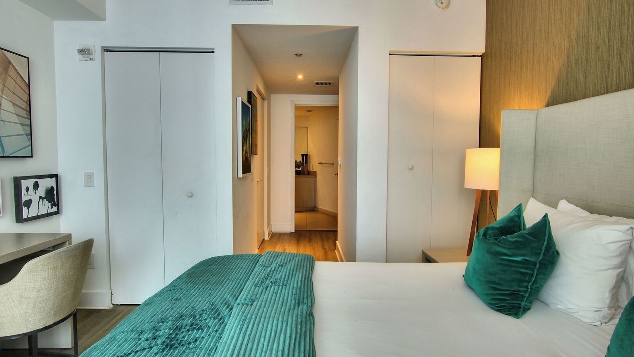 Photo of Bedroom in Hollywood South Central Beach