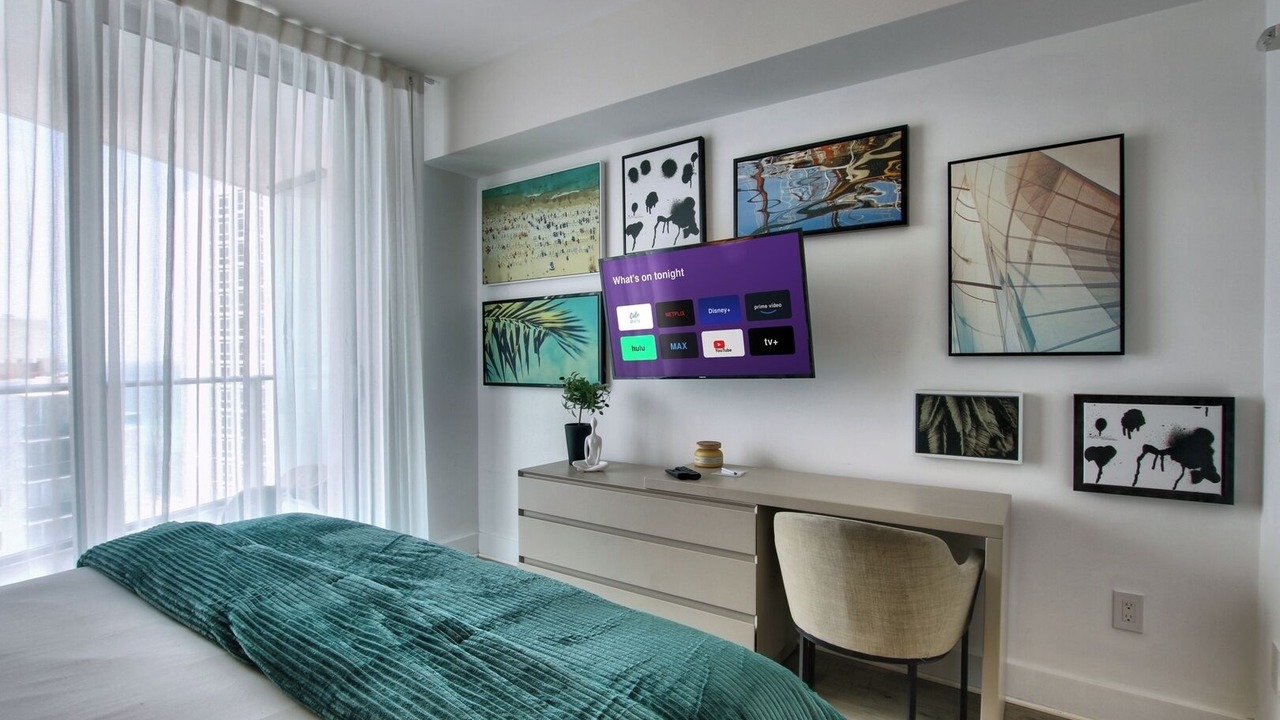 Photo of Bedroom in Hollywood South Central Beach