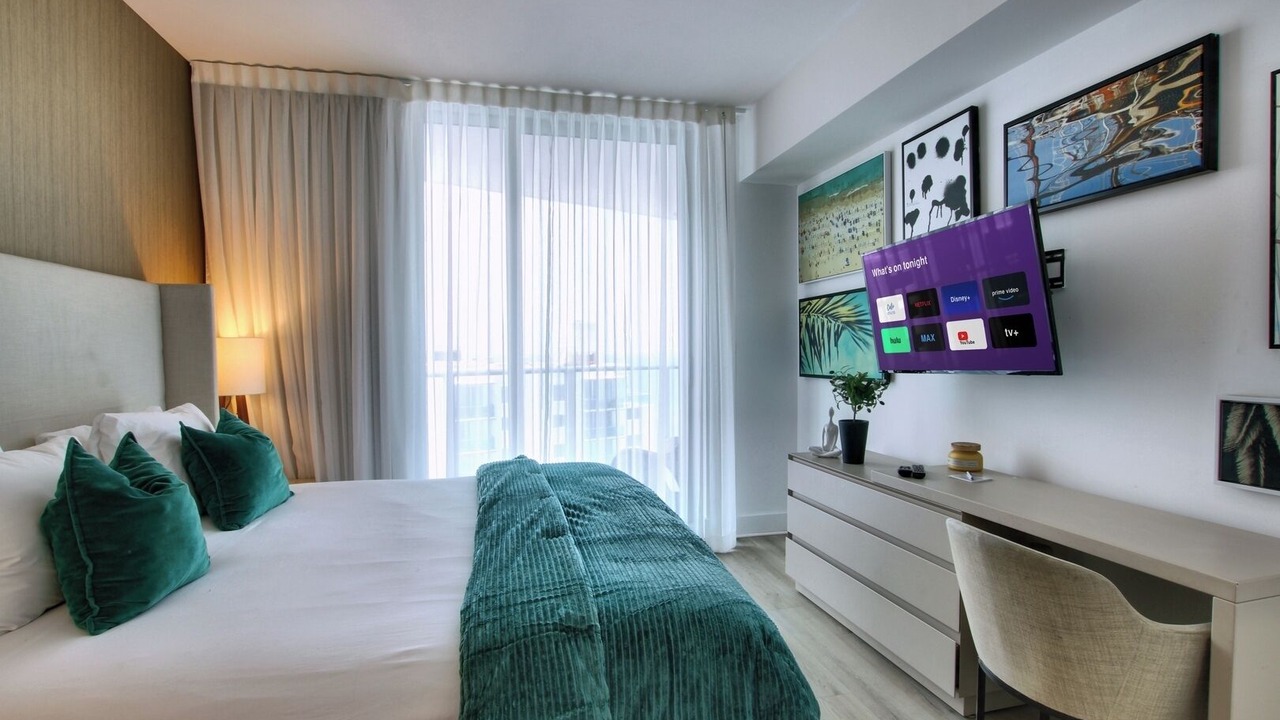 Photo of Bedroom in Hollywood South Central Beach