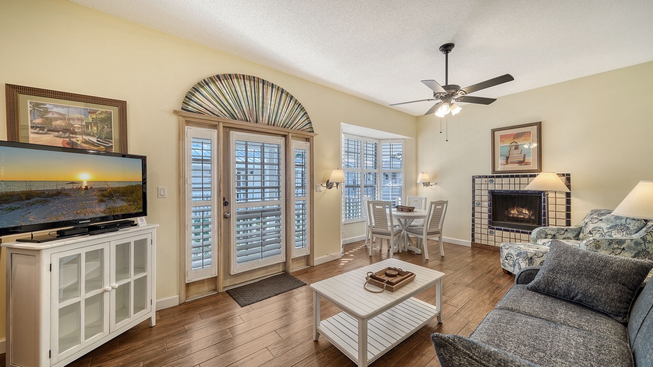 Photo of Livingroom in Whitney Beach