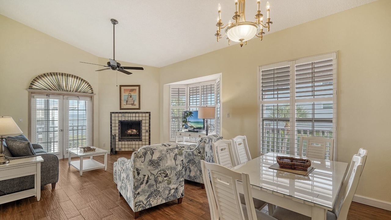 Photo of Livingroom in Whitney Beach