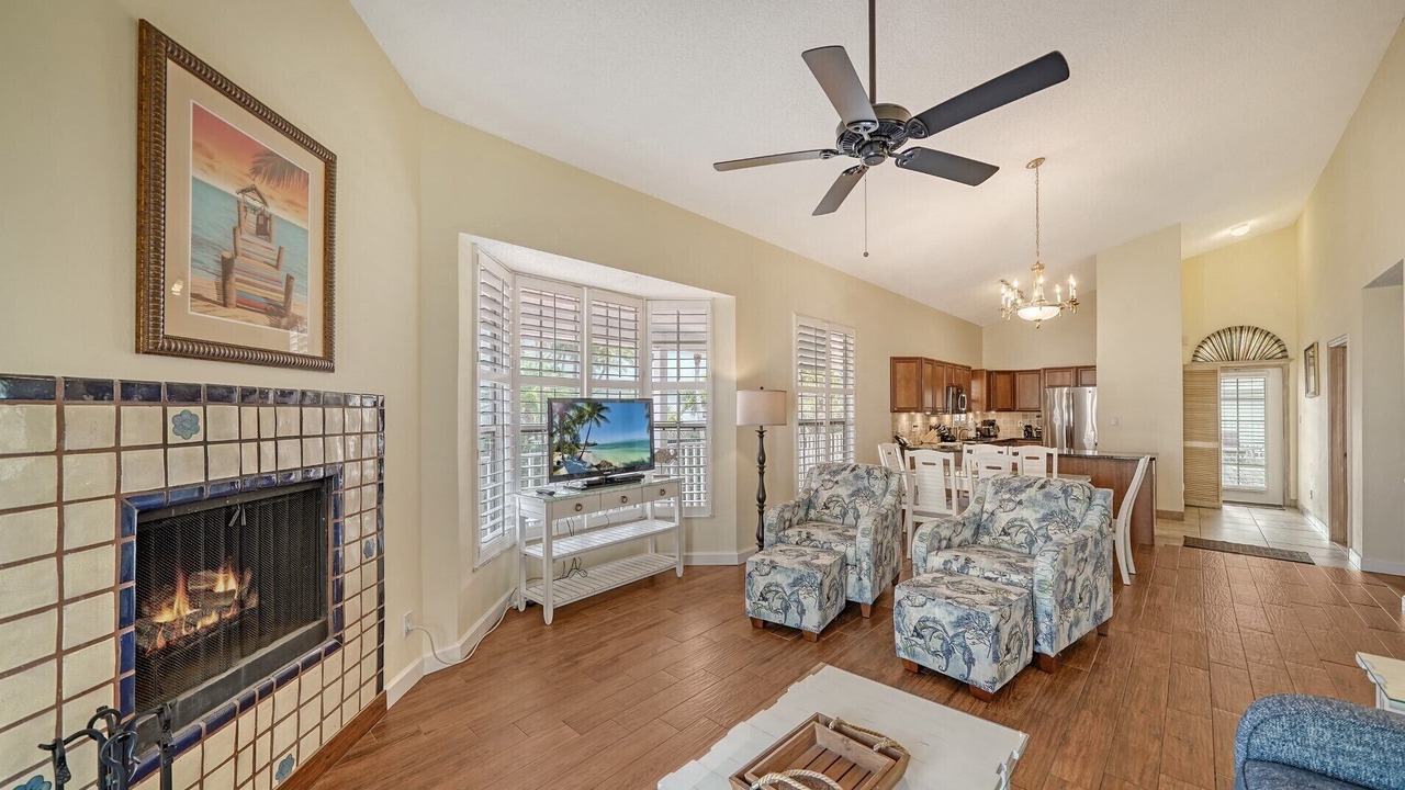 Photo of Livingroom in Whitney Beach