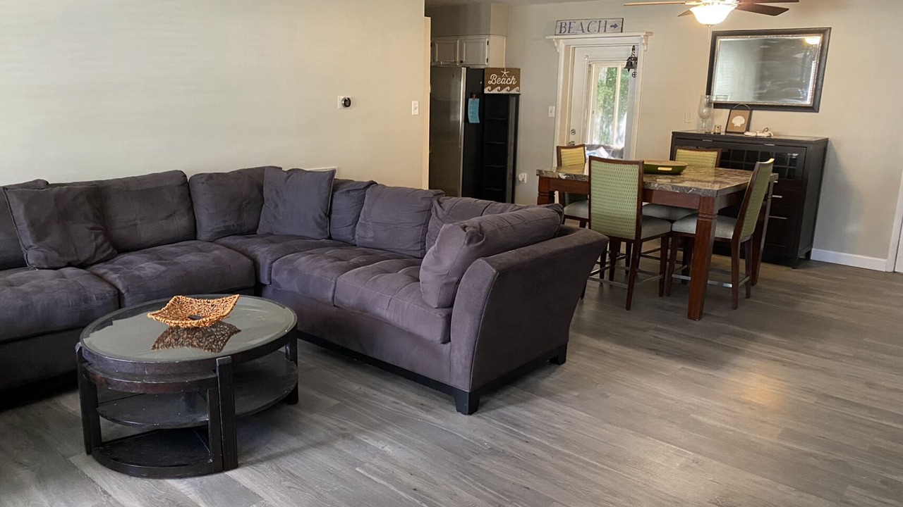 Photo of Livingroom in Forest Hills East