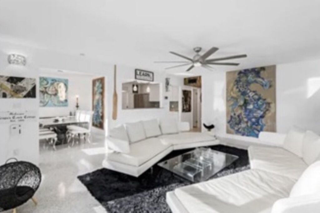 Photo of Livingroom in Valencia Terrace
