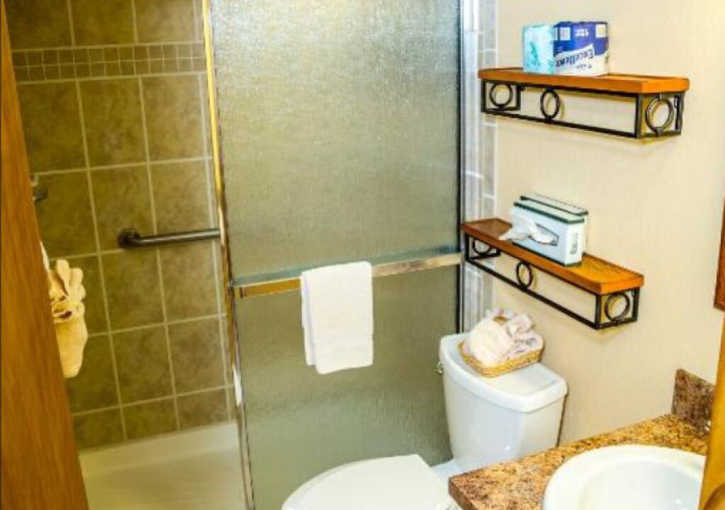 Photo of Bathroom in Cocoa Isles