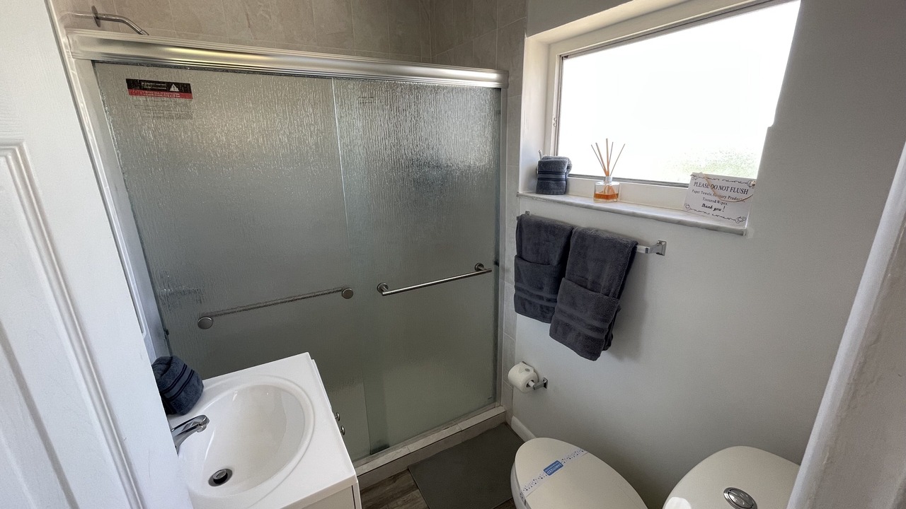 Photo of Bathroom in Coral Way