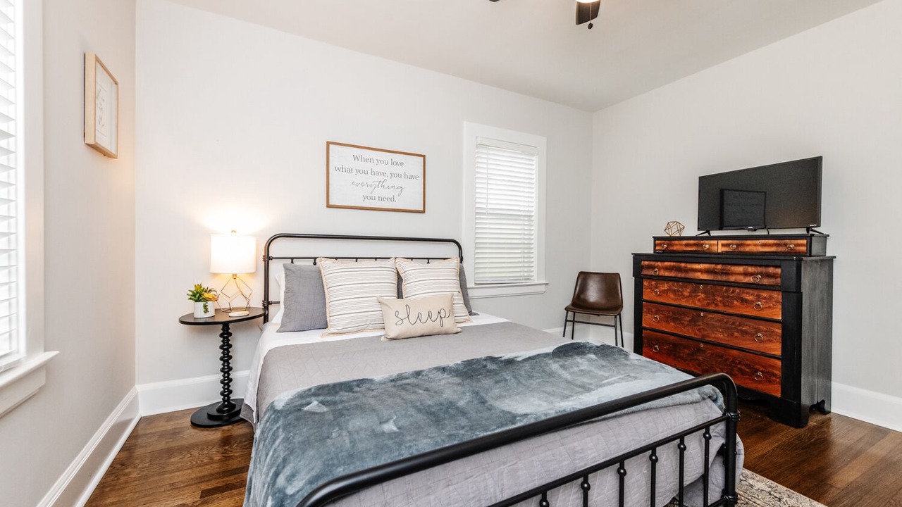 Photo of Bedroom in Perry