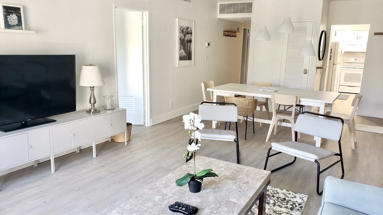 Photo of Livingroom in Hollywood South Central Beach