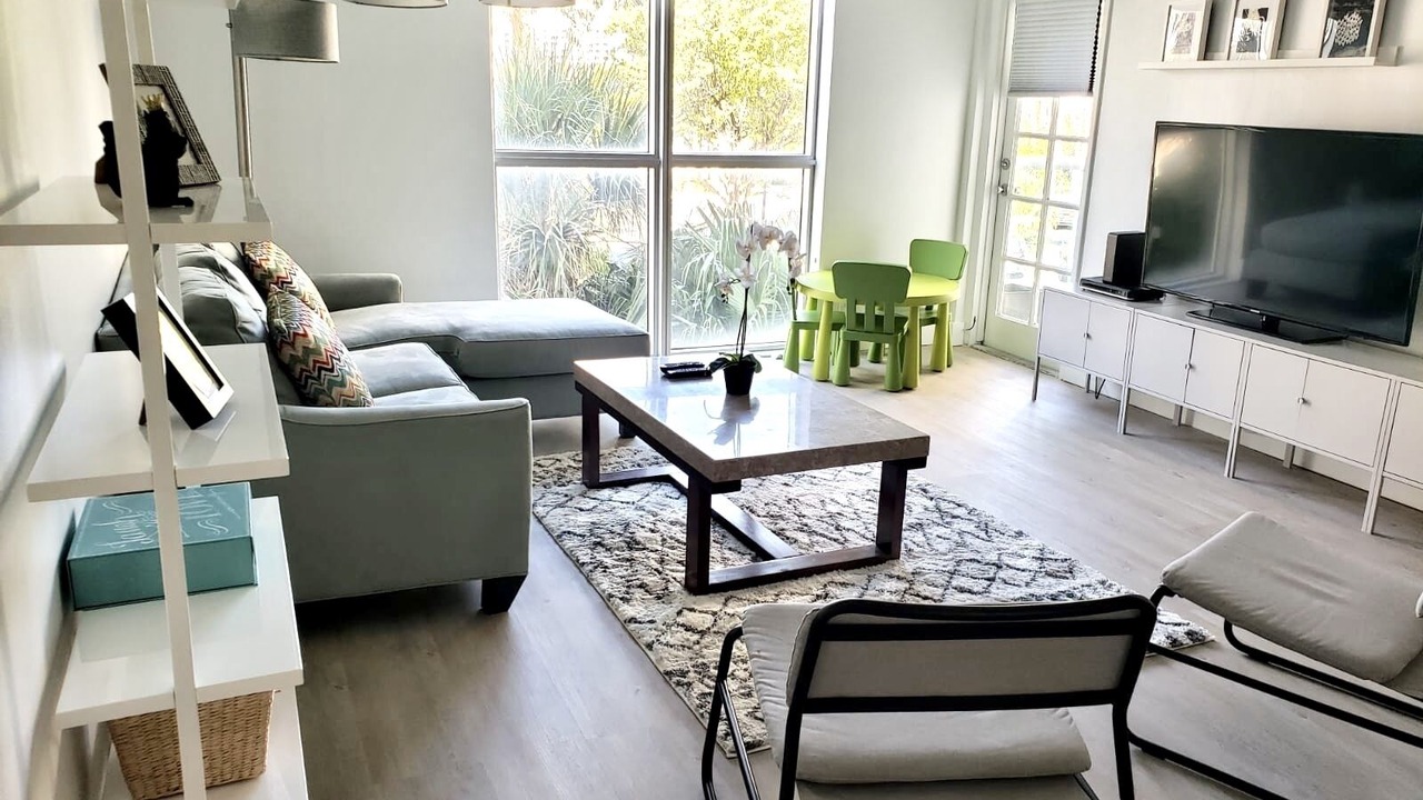 Photo of Livingroom in Hollywood South Central Beach