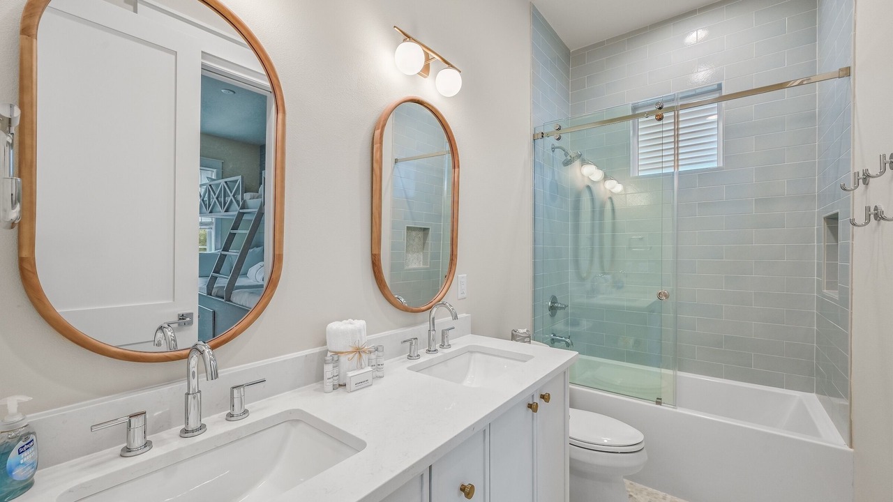 Photo of Bathroom in Seawalk Circle