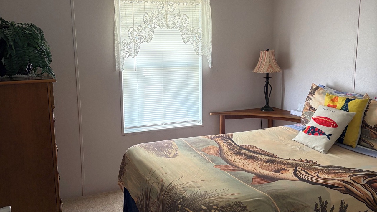 Photo of Bedroom in Taylor Creek