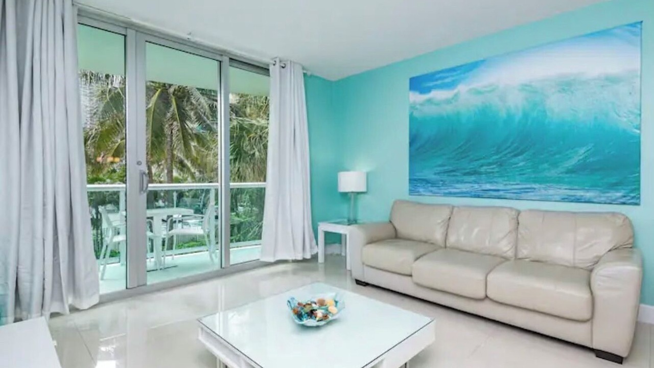 Photo of Livingroom in Hollywood South Central Beach