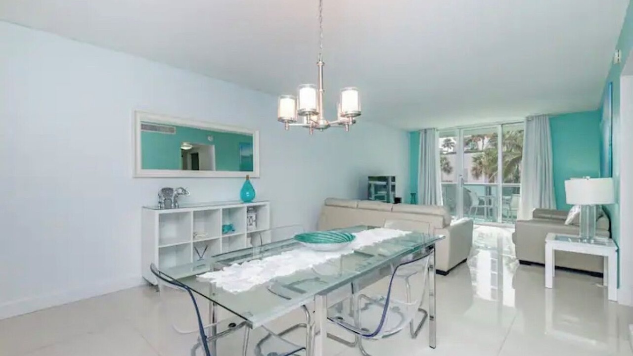 Photo of Livingroom in Hollywood South Central Beach