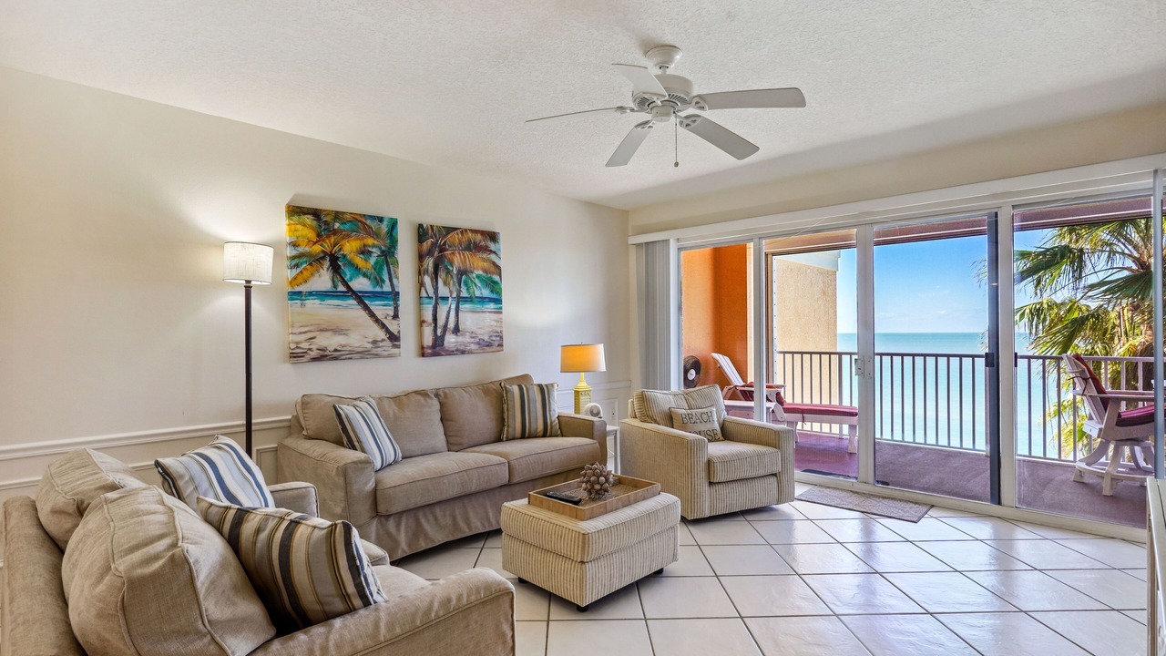 Photo of Livingroom in North Redington Beach