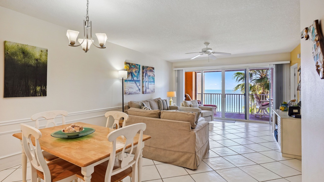 Photo of Livingroom in North Redington Beach