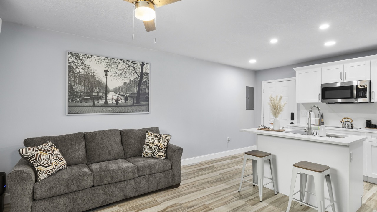 Photo of Livingroom in North Forest Hills