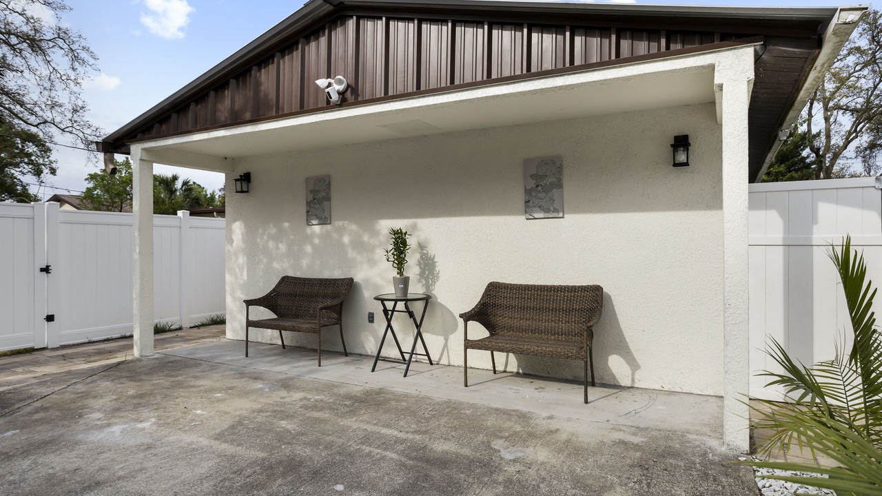 Photo of Patio Balcony in North Forest Hills