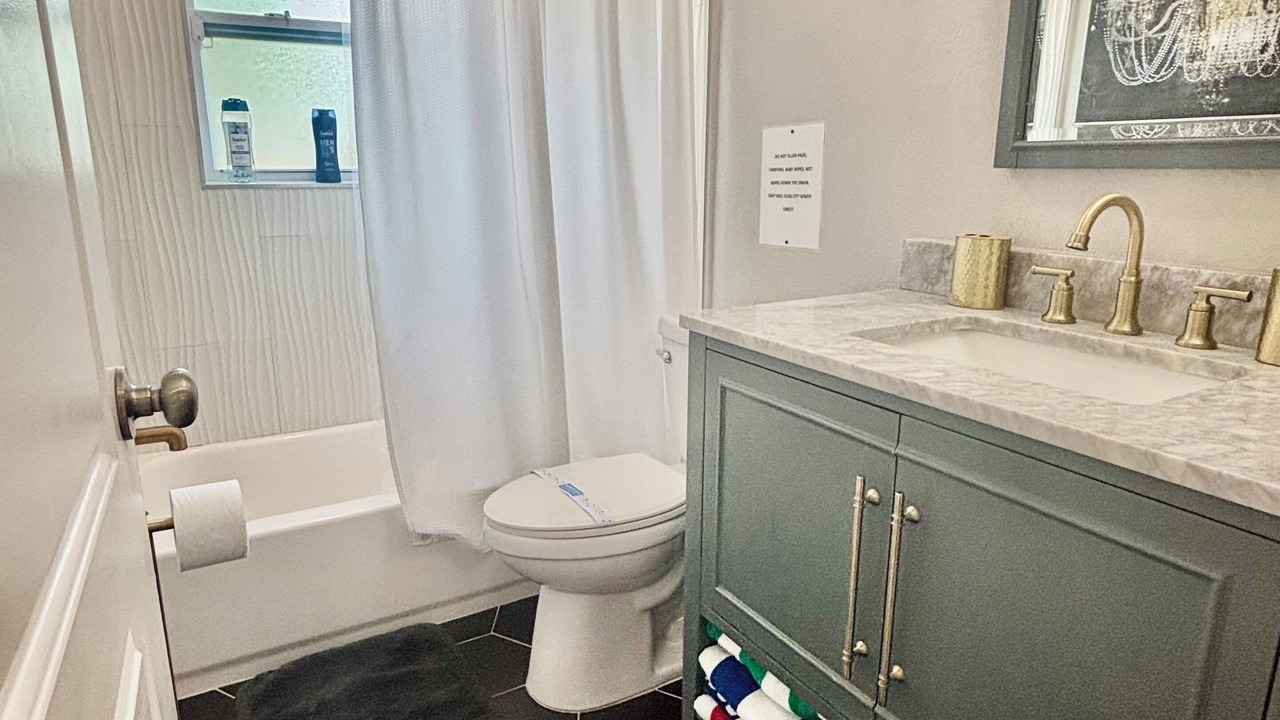 Photo of Bathroom in Seminole