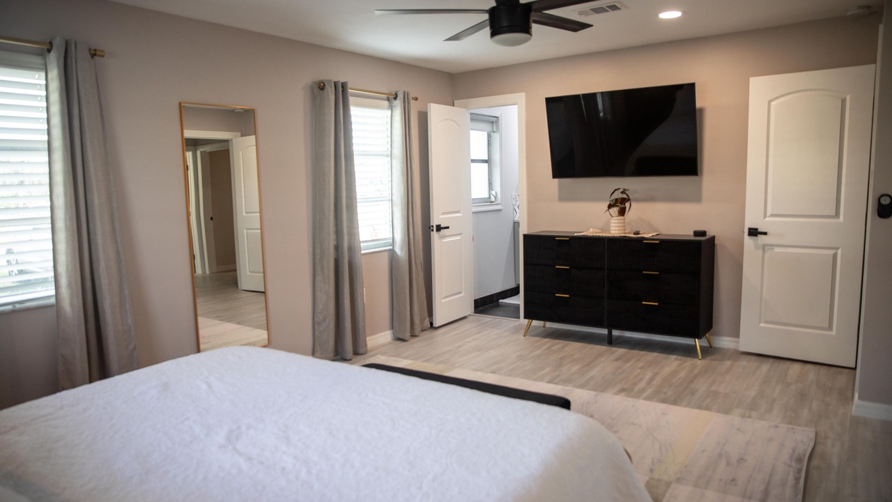 Photo of Bedroom in Oakland Hills